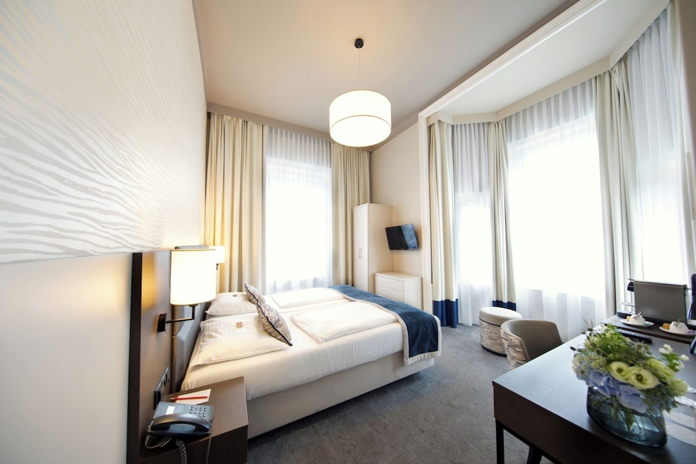 SUPERIOR, DOUBLE BED