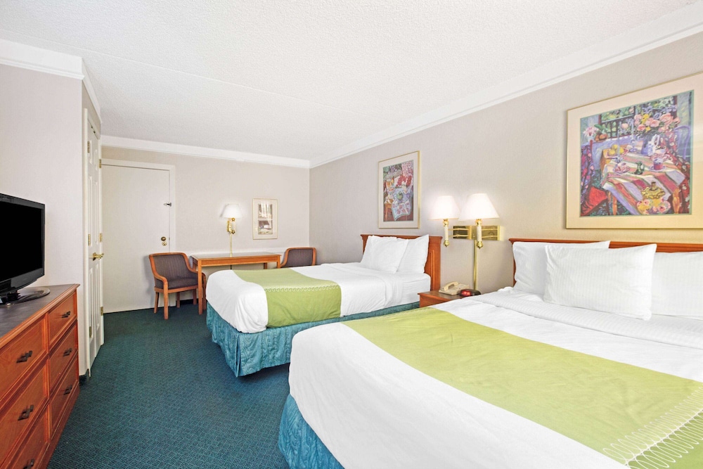 Days Inn by Wyndham Reno 14/47