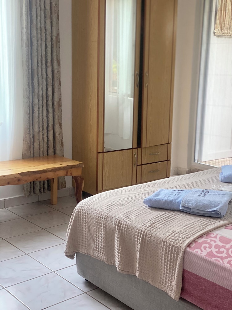 STANDARD, DOUBLE OR TWIN BED