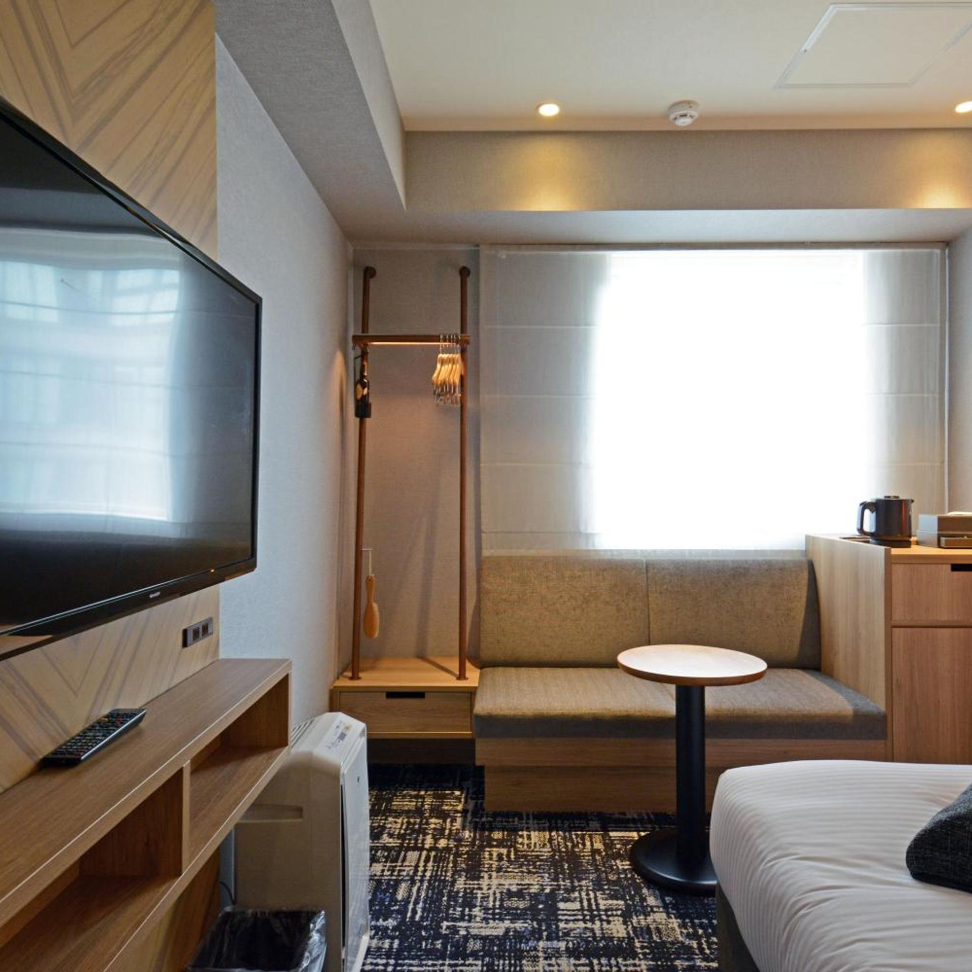 غرفة قياسية بسرير كوين مع أريكة، Hotel Forza Osaka Kitahama 4/6