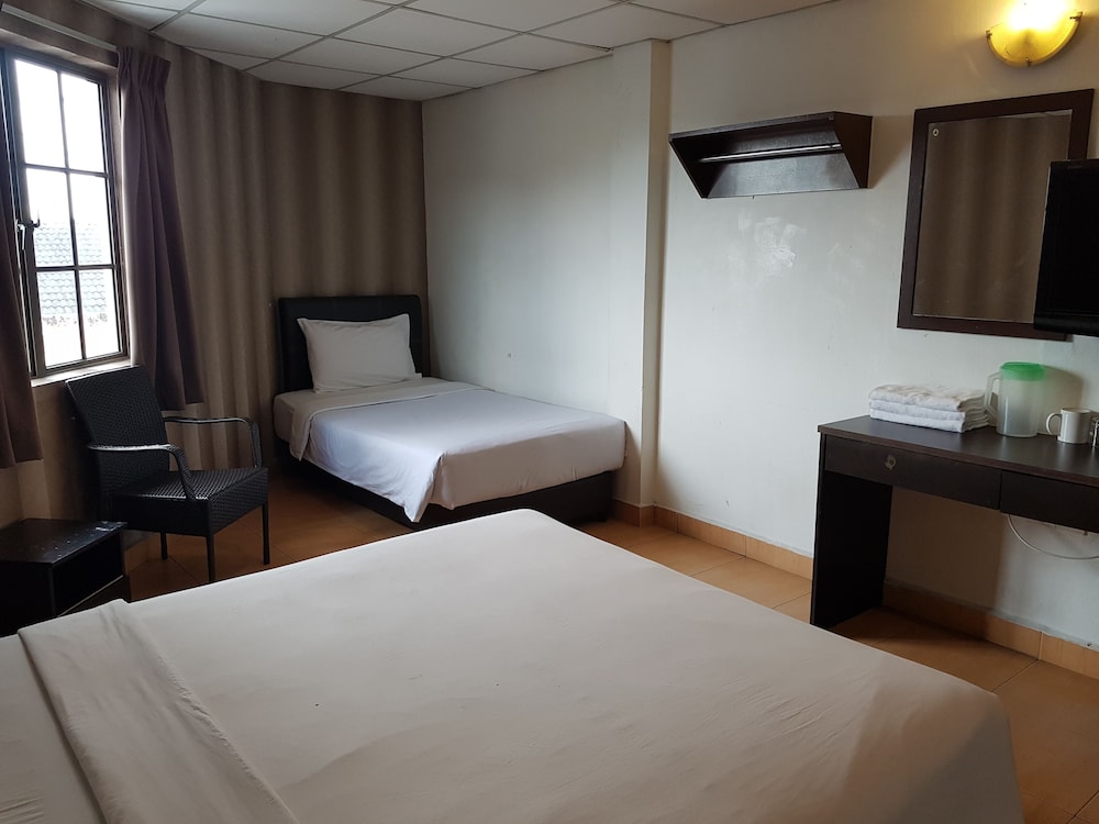 Suntec Hotel 6/50