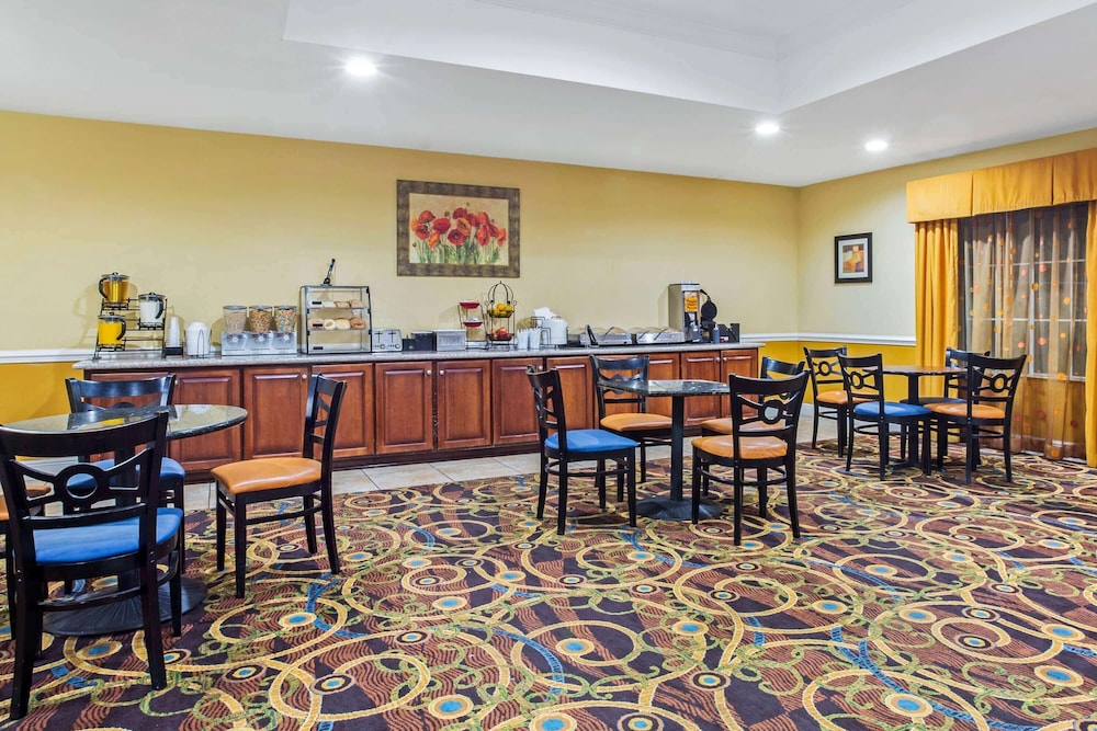 La Quinta Inn Suites By Wyndham Mobile Satsuma Saraland 37/50