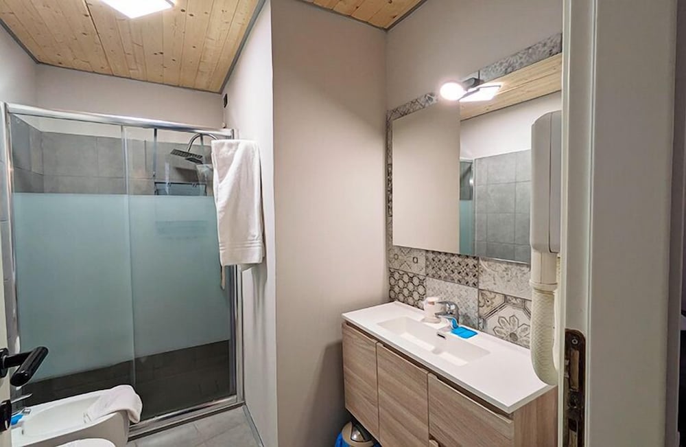 HOTEL SANTA CATERINA 48/56