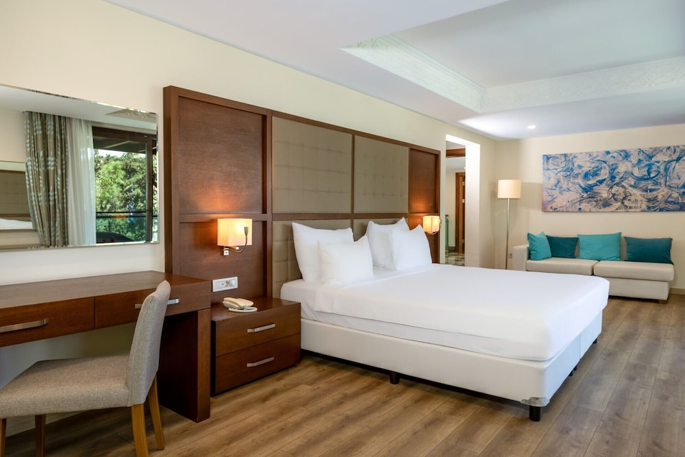 Nirvana, Villa, 1 Single and 4 Double Beds