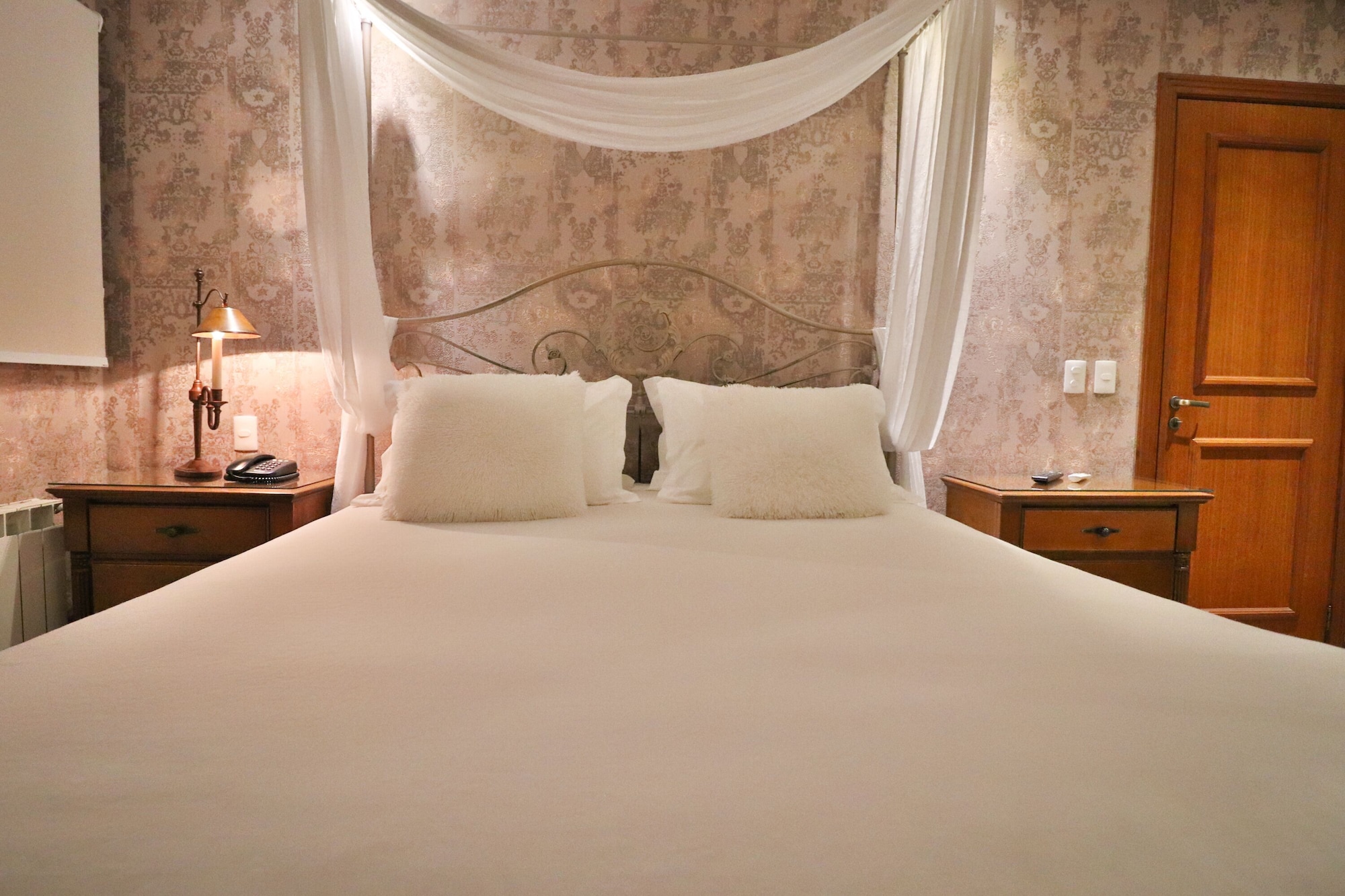 DELUXE, SUITE