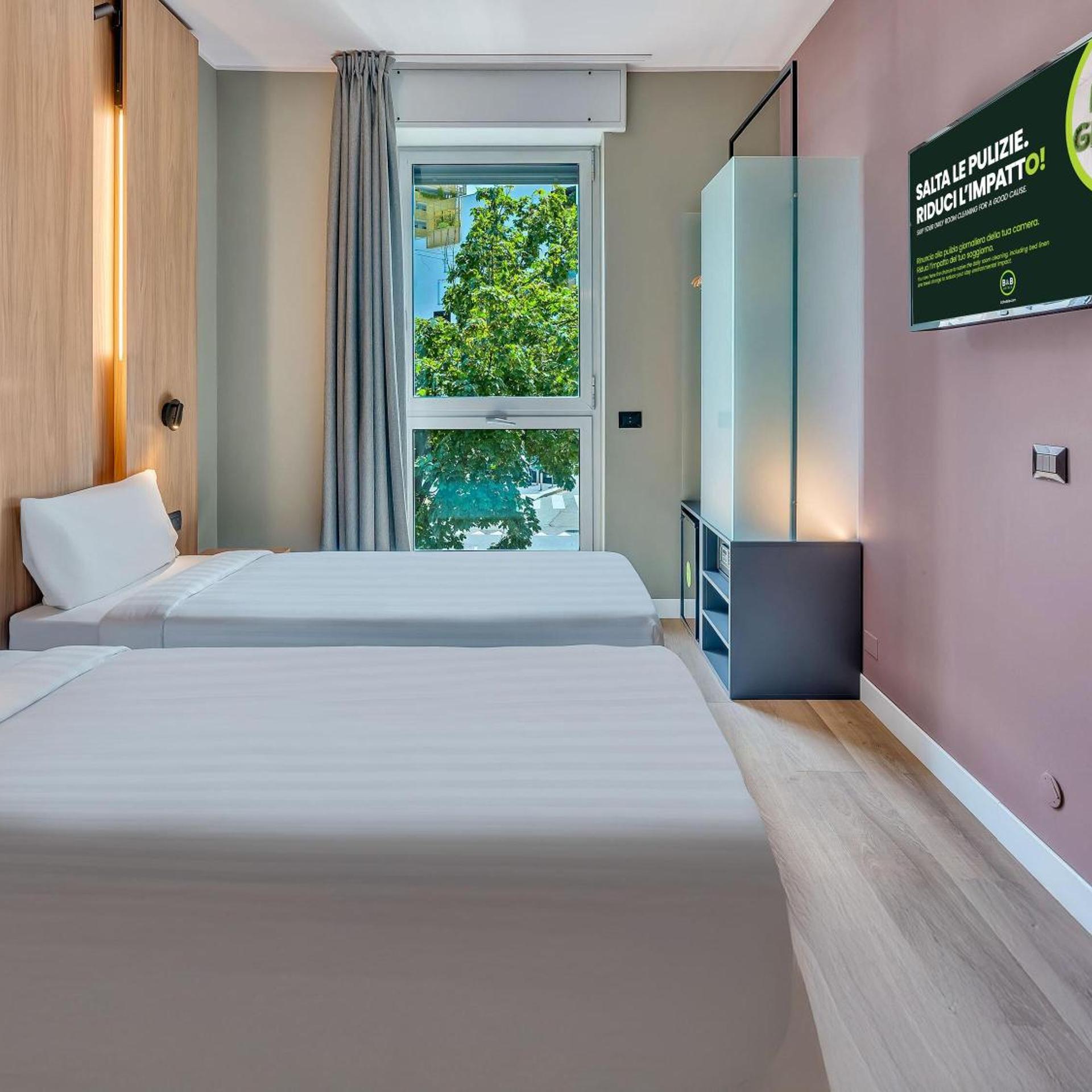 Room, Twin Beds
