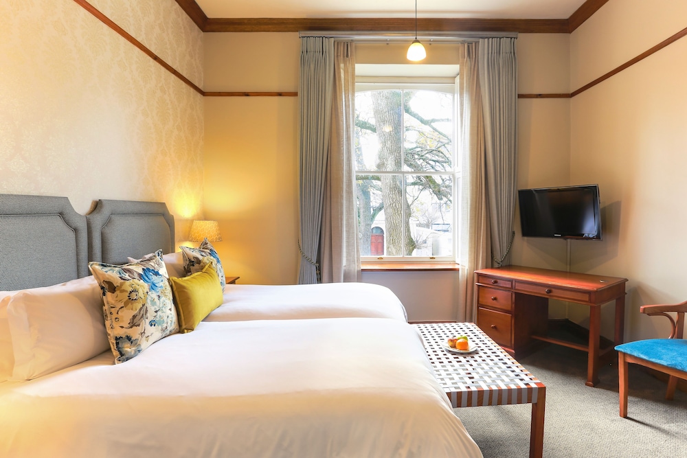 Northern, Twin Beds
