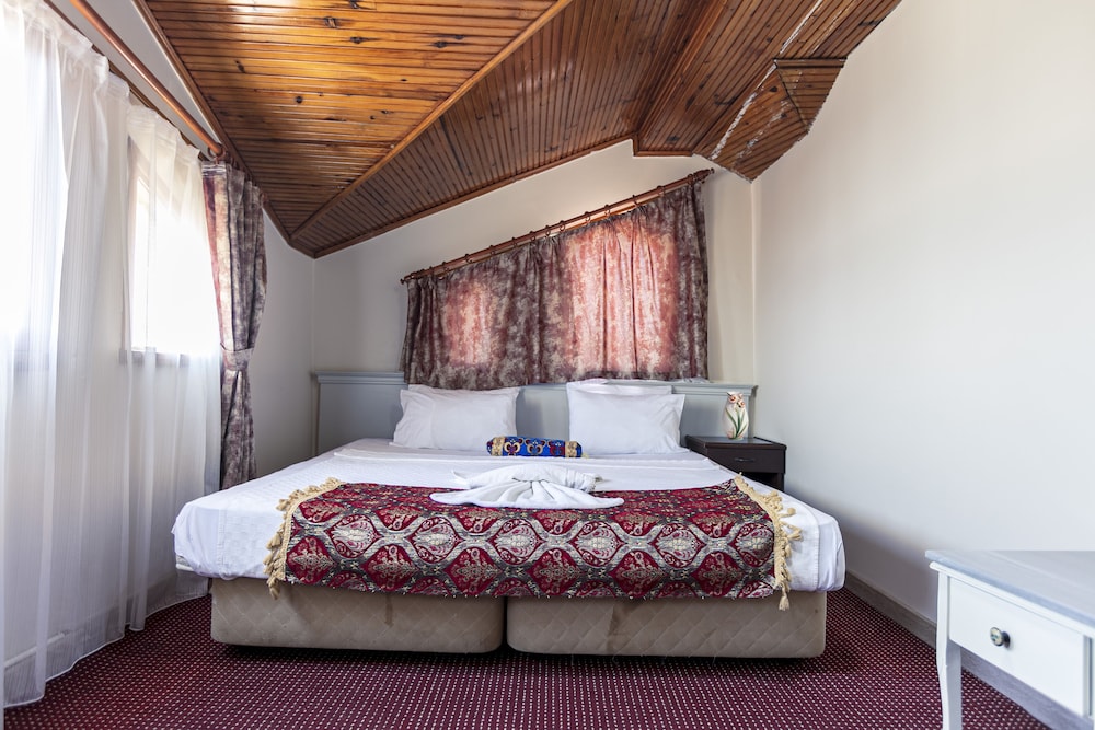 DELUXE, KING BED, SEA VIEW