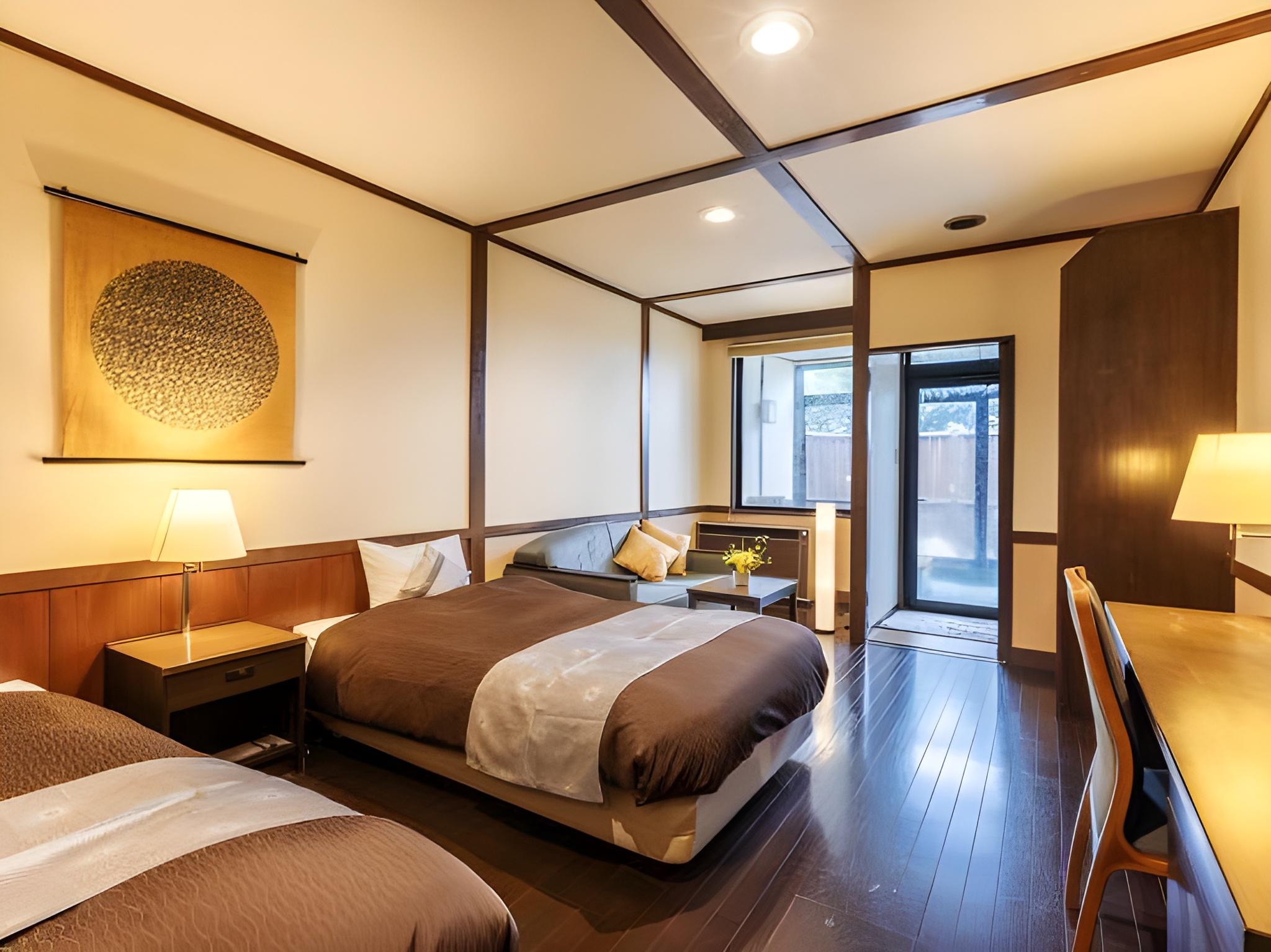 Standard, Twin Beds, City Side