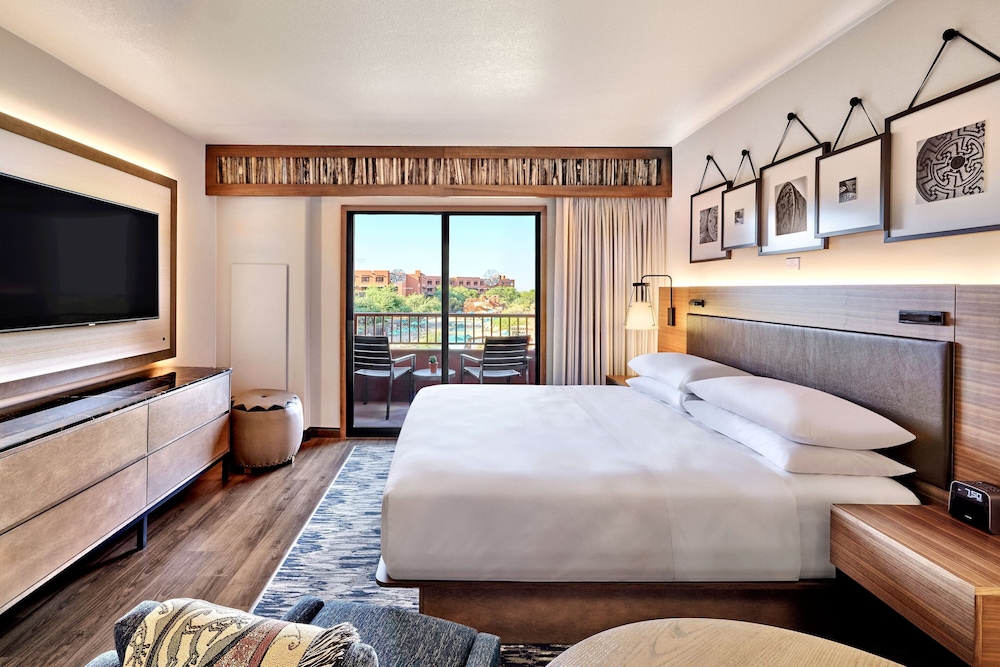 Deluxe, King Bed, Resort View