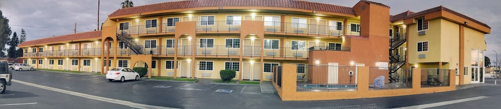 Super 8 By Wyndham Cypress Buena Park Area 5/44