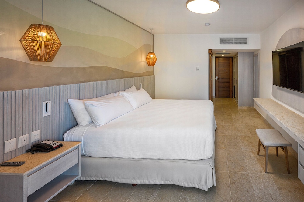 Splash, King Bed