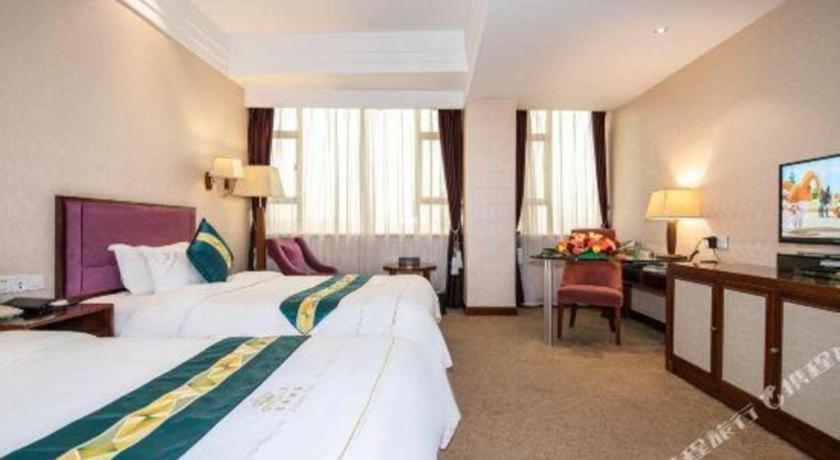 Foshan Emperor Hotel 8/69