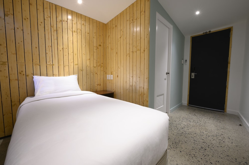 G1lodge 16/50