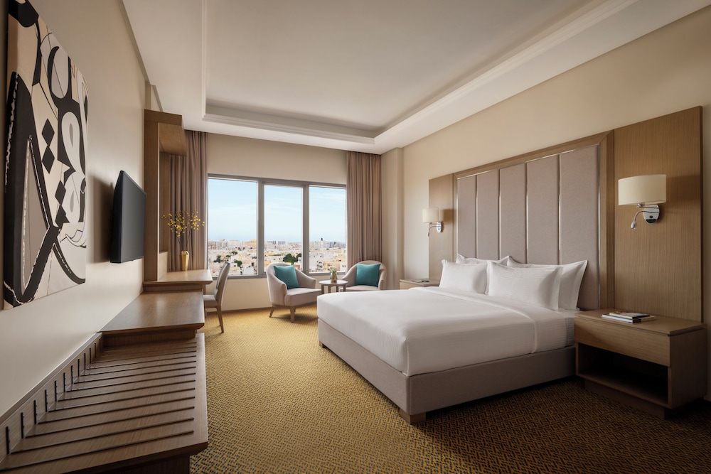 DELUXE, KING BED, CITY VIEW