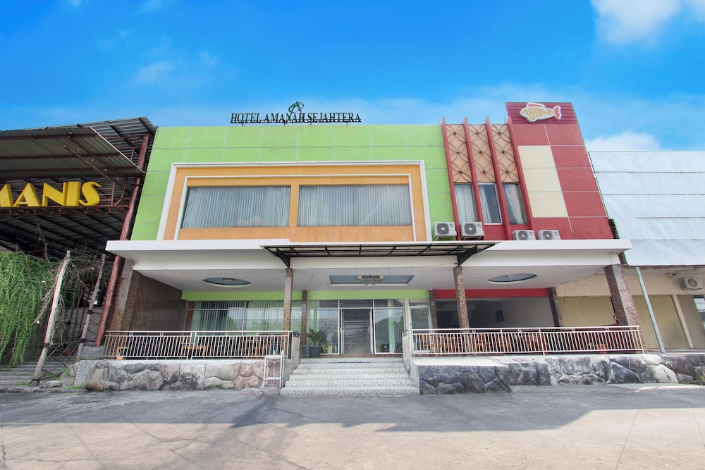 Hotel O Jalan Slamet Riyadi Near Bandara Adi Soemarmo Formerly Amanah Sejahtera in Ngemplak (Central Java)
