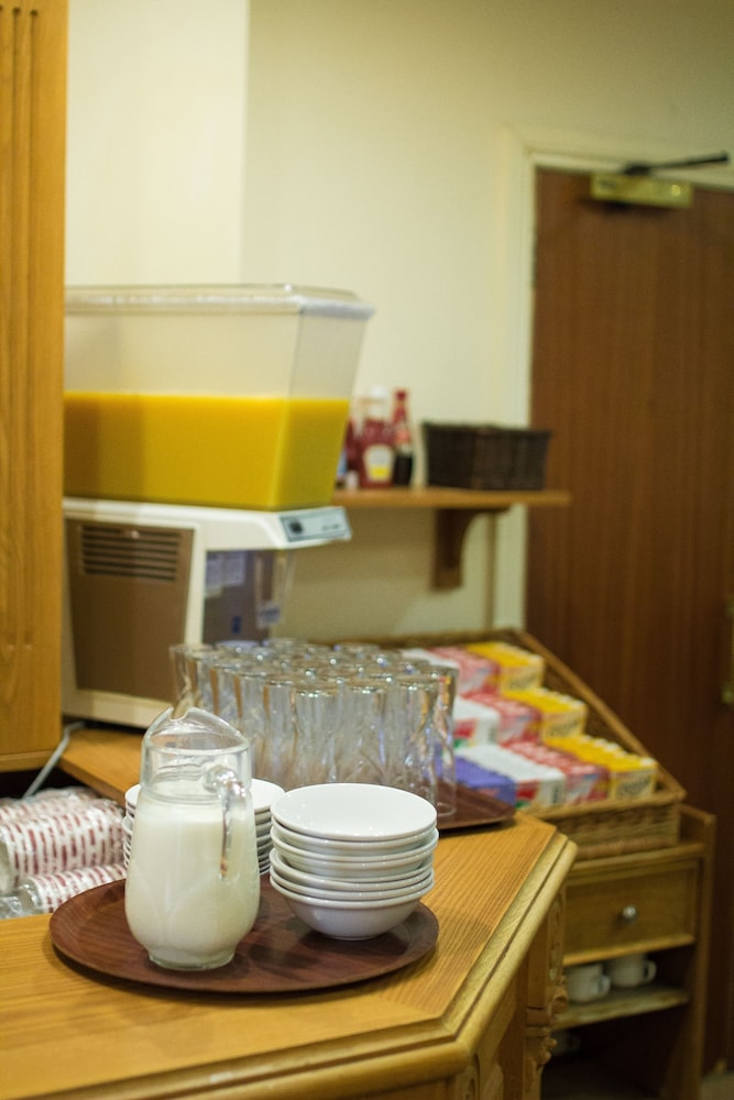 Abbey Lodge Hotel 32/40