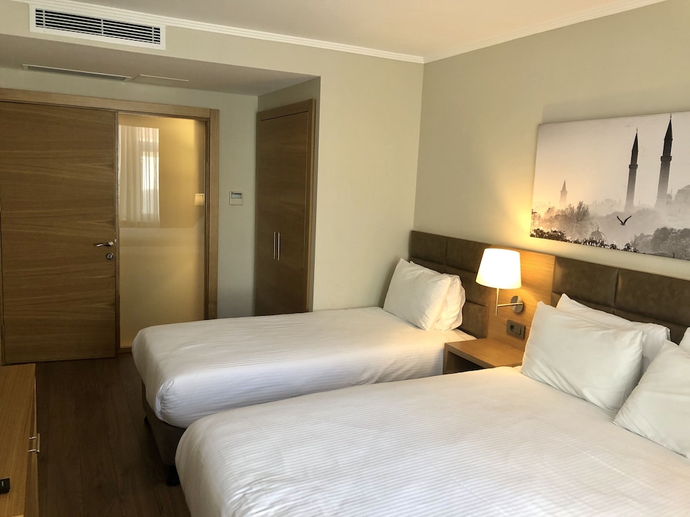 Hotel Fehmi Bey 10/75