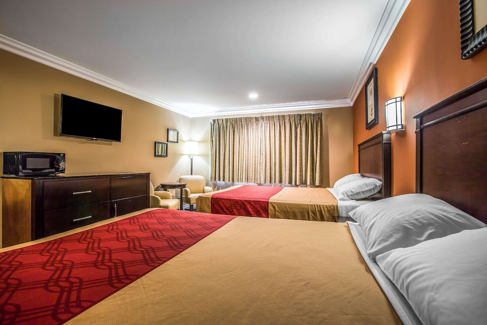 Baymont by Wyndham Ontario 7/31