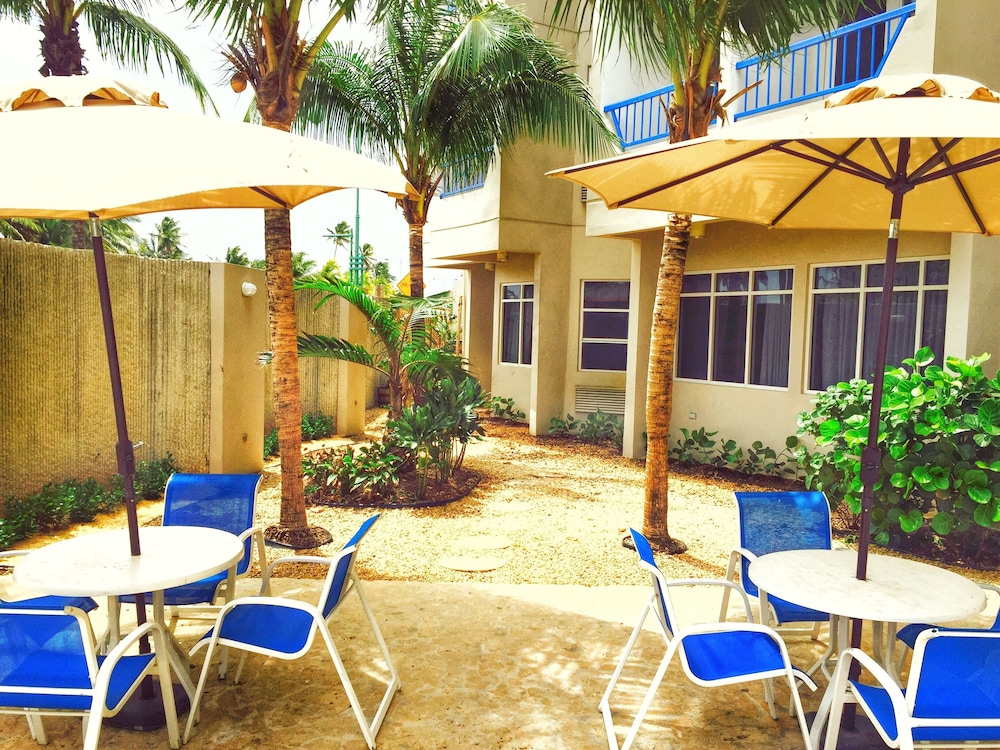 Comfort Inn & Suites Levittown PR 9/50