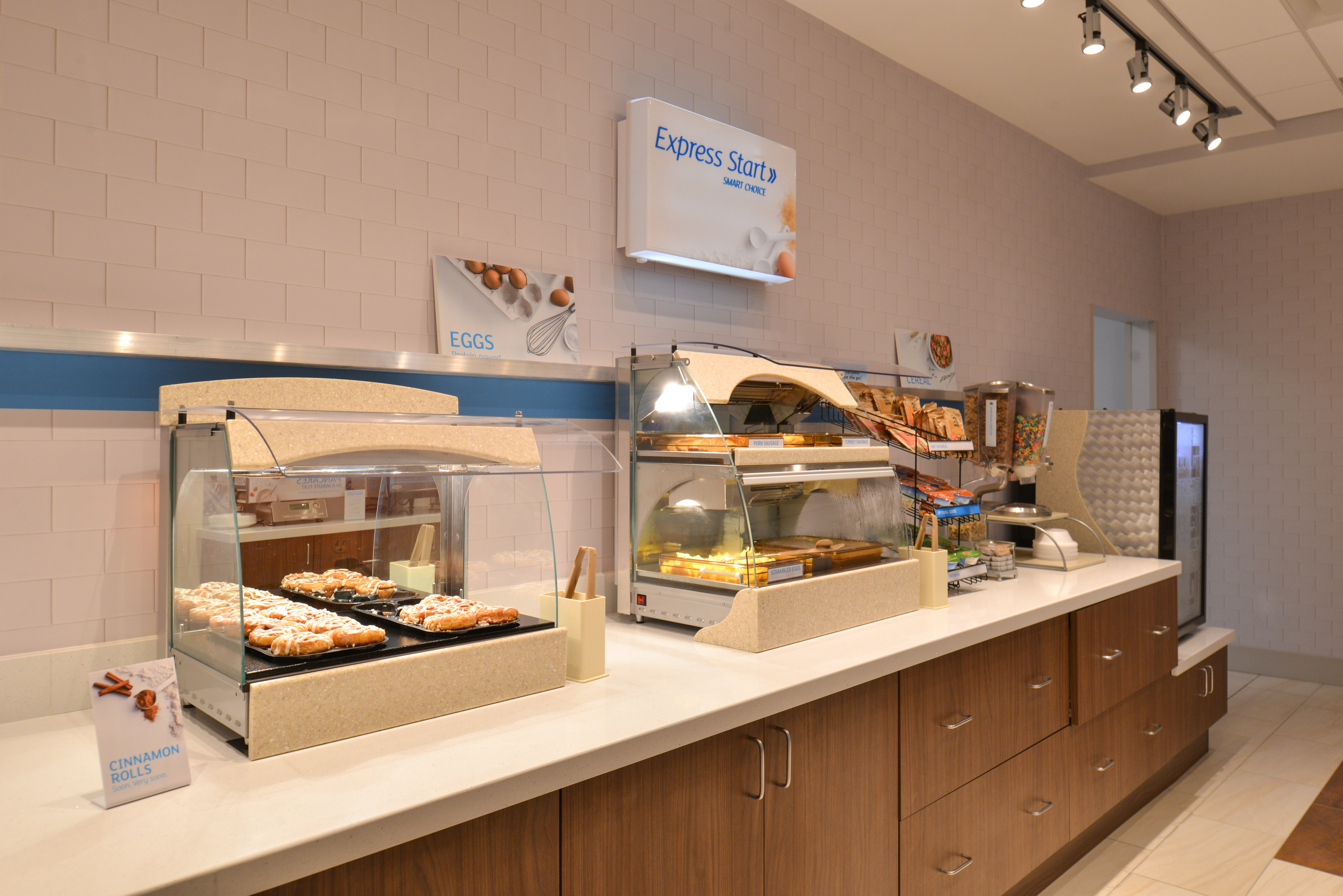 Holiday Inn Express & Suites OMAHA AIRPORT 11/64