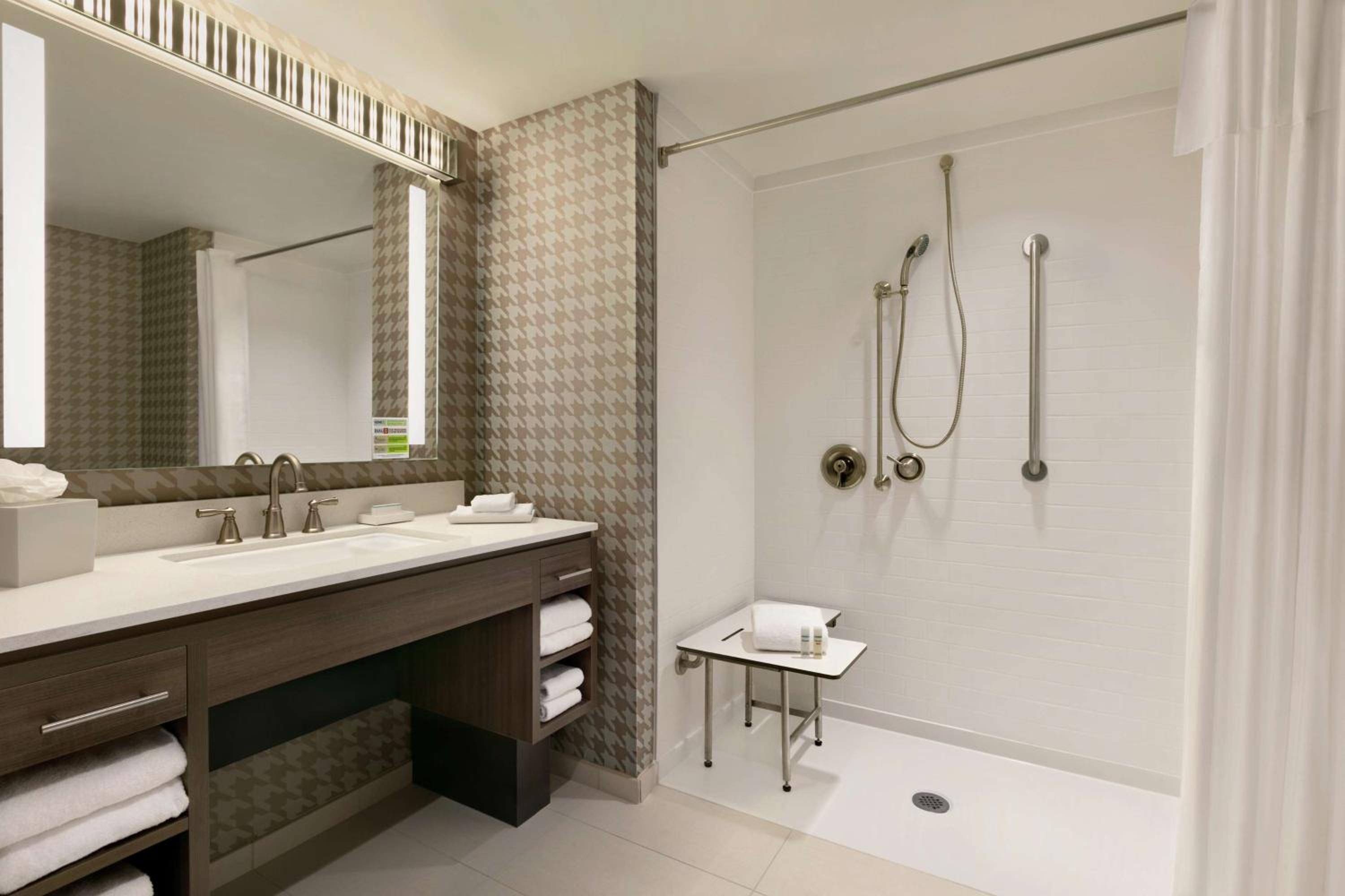 استوديو بسرير كينج مع أريكة لذوي الإعاقة، Home2 Suites By Hilton Chantilly Dulles Airport 3/3