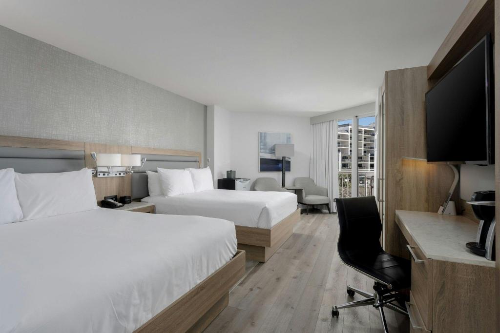 Guest Room, Standard, 2 Queen Beds, Coastline View