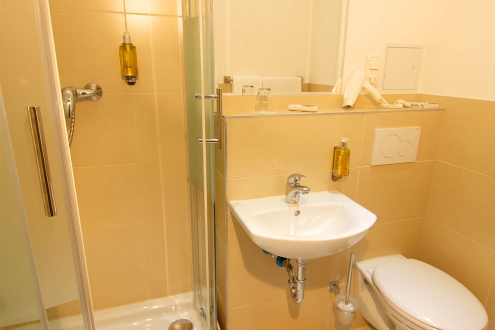 Hotel Am Kieler Schloss Kiel By Premiere Classe 30/33