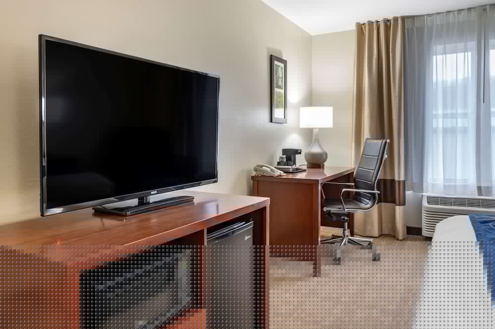 Comfort Inn & Suites Northern Kentucky 37/48