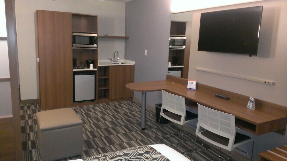 Microtel Inn And Suites By Wyndham Binghamton 23/34