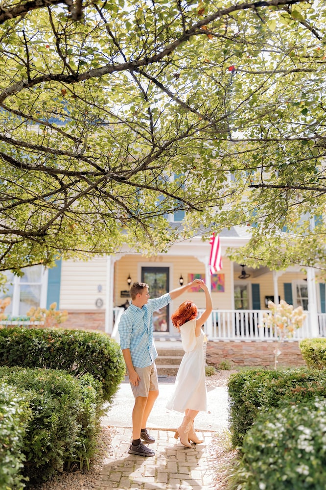Montgomery Inn BnB 46/50