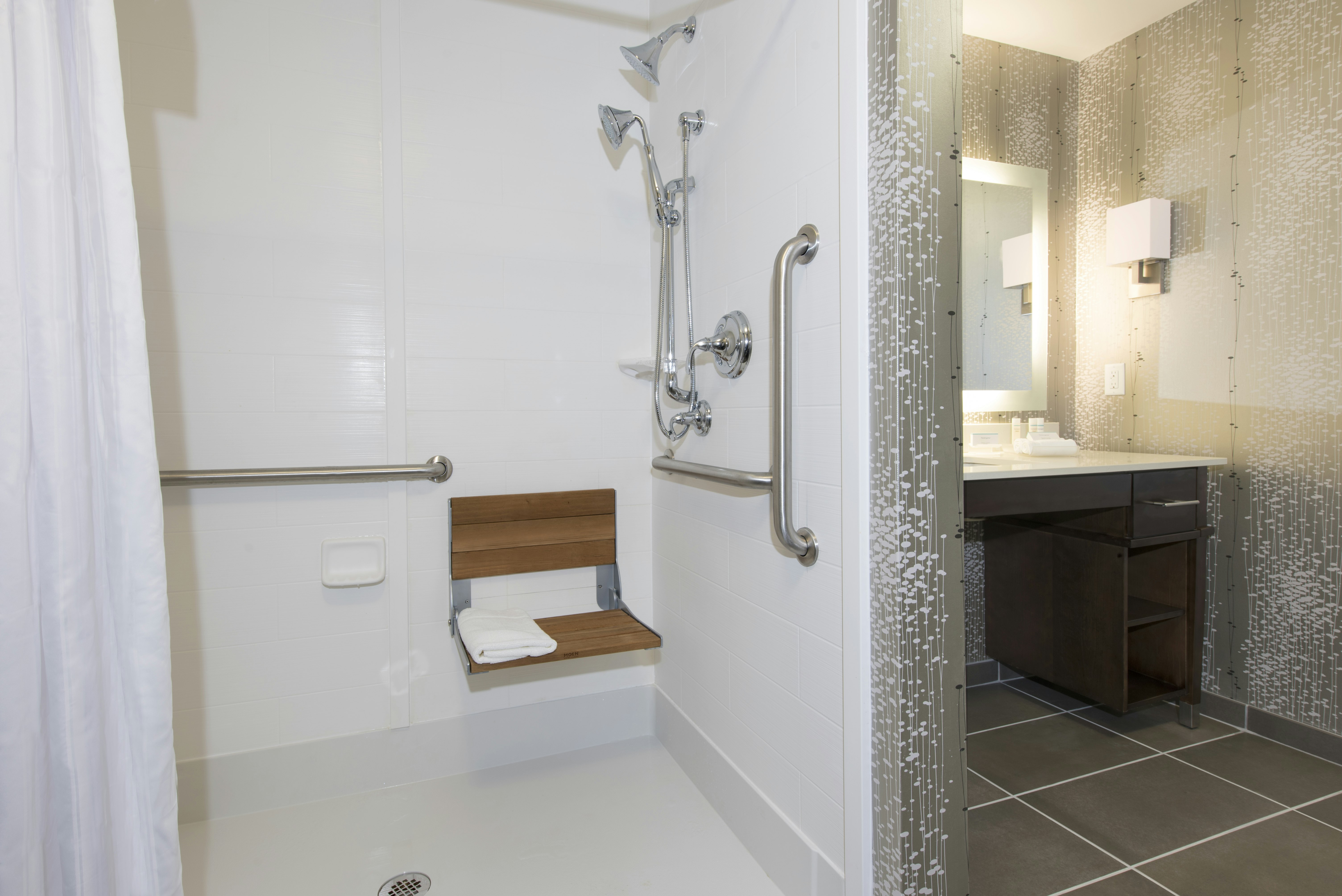 HOMEWOOD SUITES BY HILTON CLEVELAND/SHEFFIELD 82/83