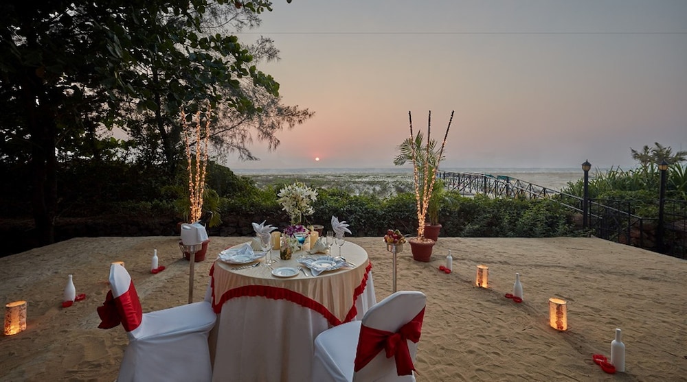 Royal Orchid Beach Resort & Spa, Goa 25/67