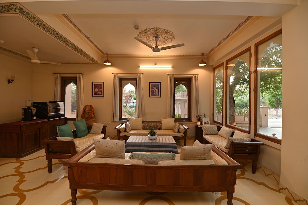 Om Niwas Suite Hotel 44/67