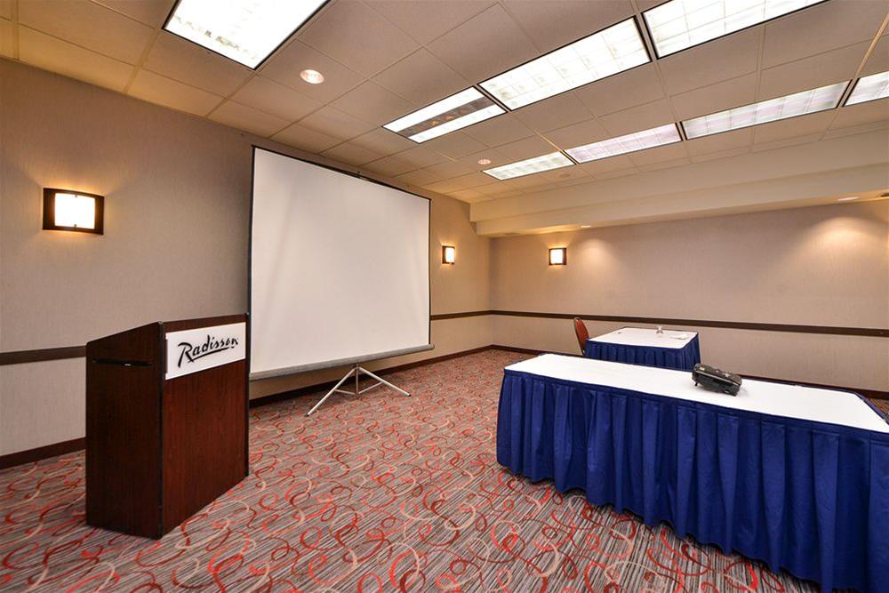 Radisson Hotel Madison 19/43