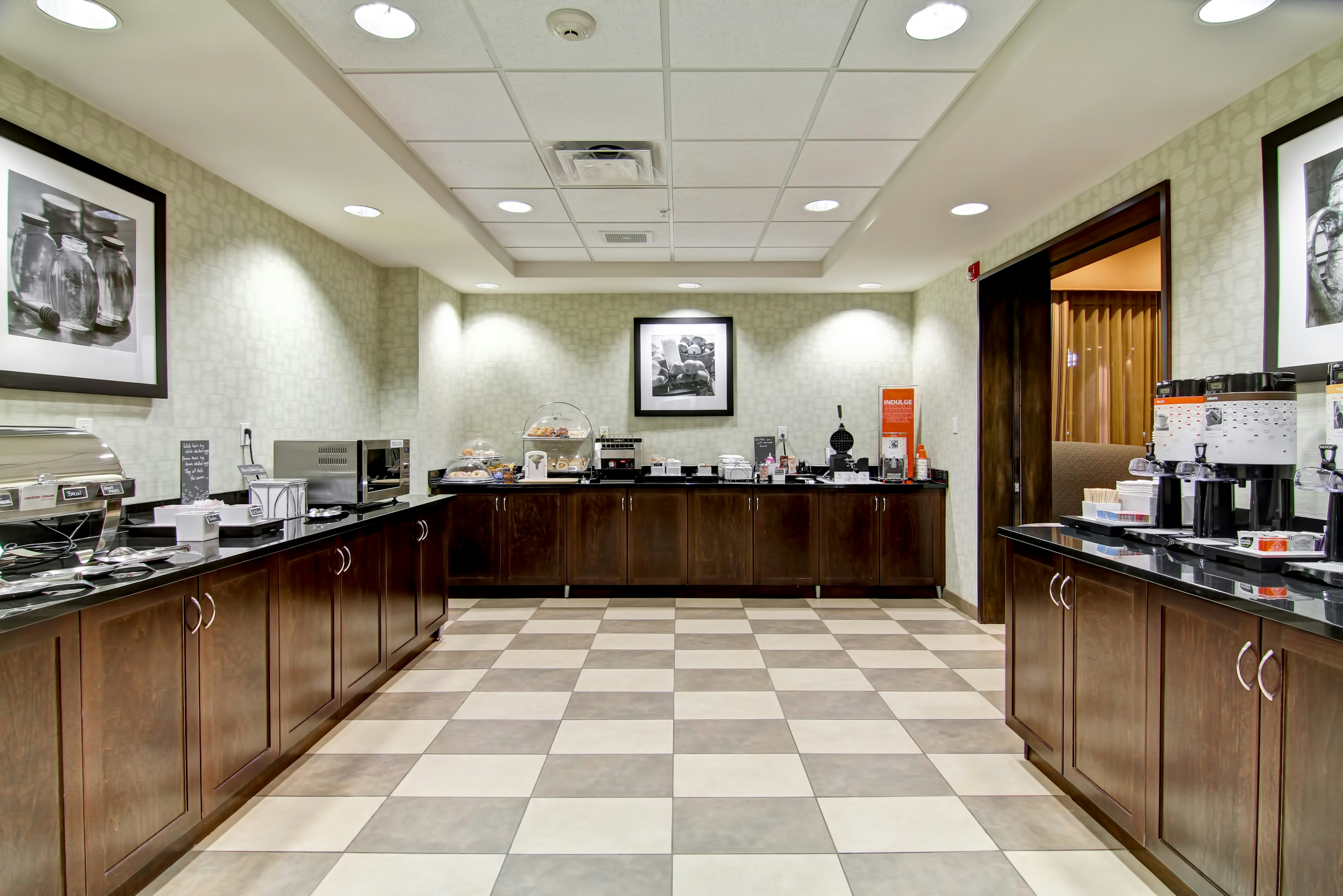 Hampton Inn Suites By Hilton Red Deer 5/38