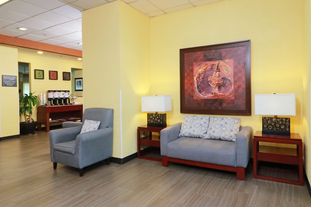 Hampton Inn by Hilton Guadalajara-Aeropuerto 32/47