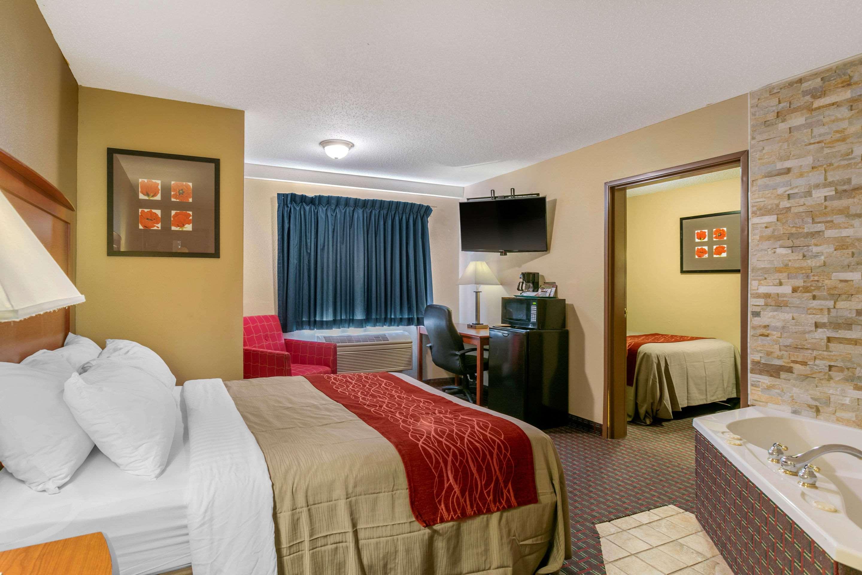 SUITE, 2 DOUBLE BEDS
