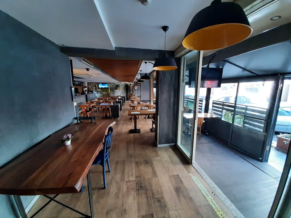 Sapko Airport Hotel 34/46