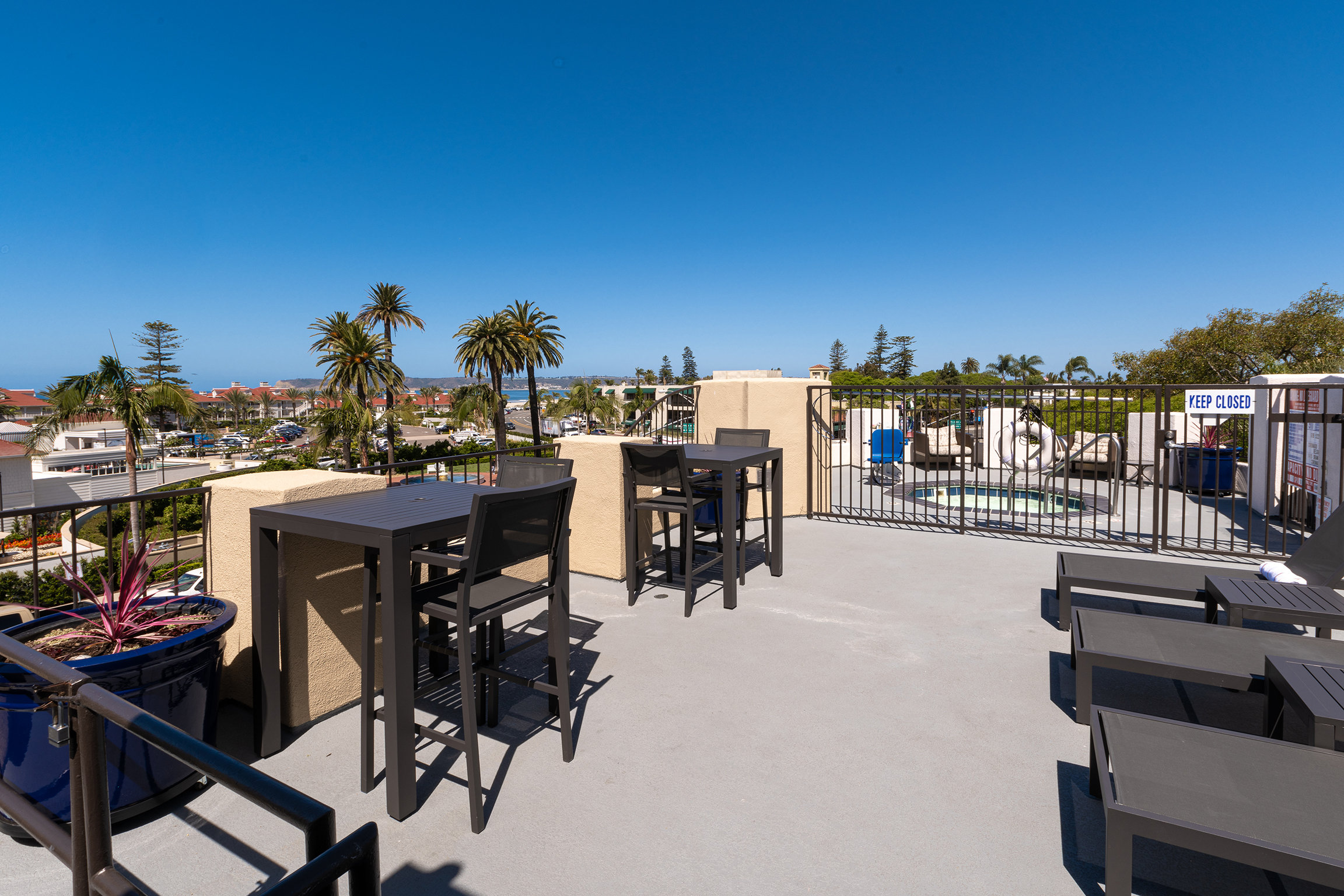 Coronado Beach Resort 2/77