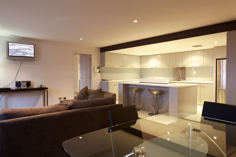 Zero Davey Boutique Apartments 24/33
