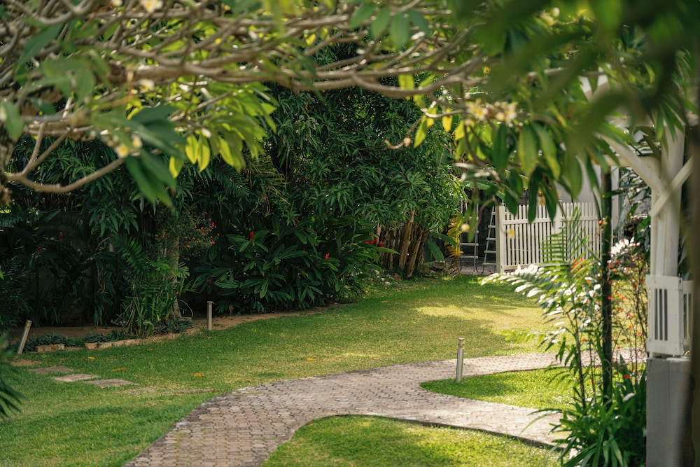 Beau Vallon Bungalows 43/50