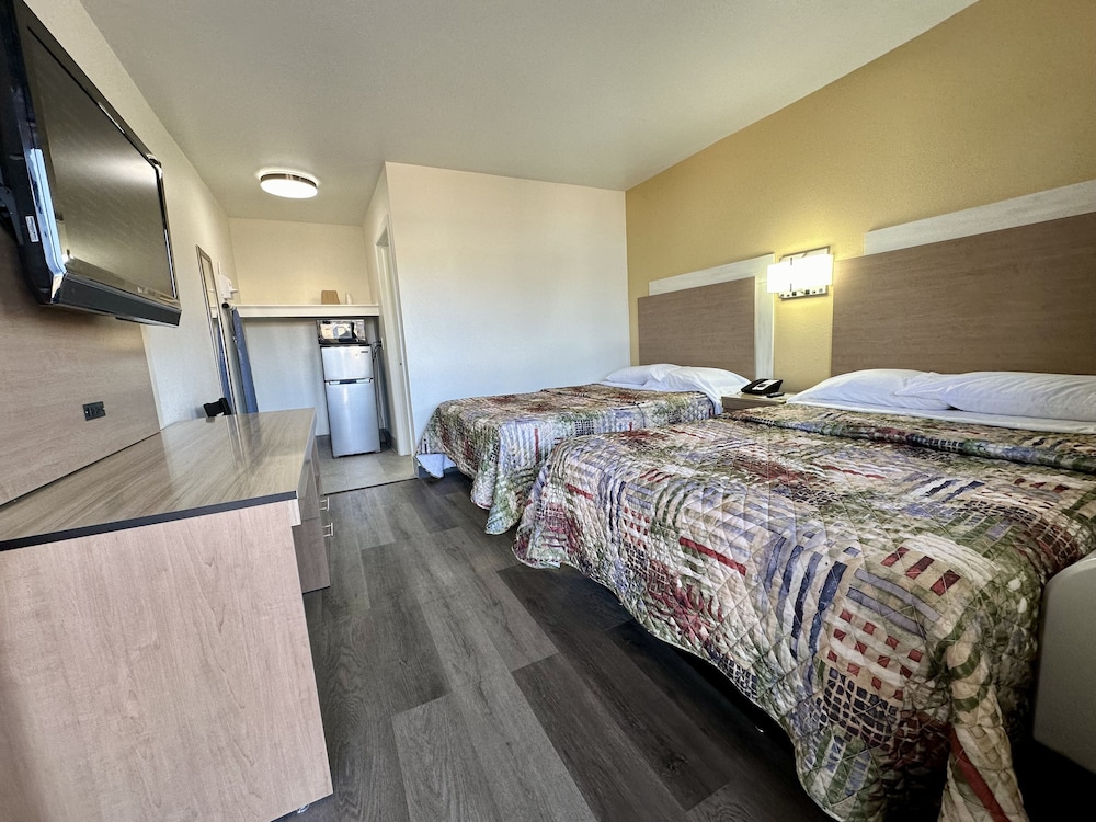 Royal Inn Charlotte Airport Hotel 10/31