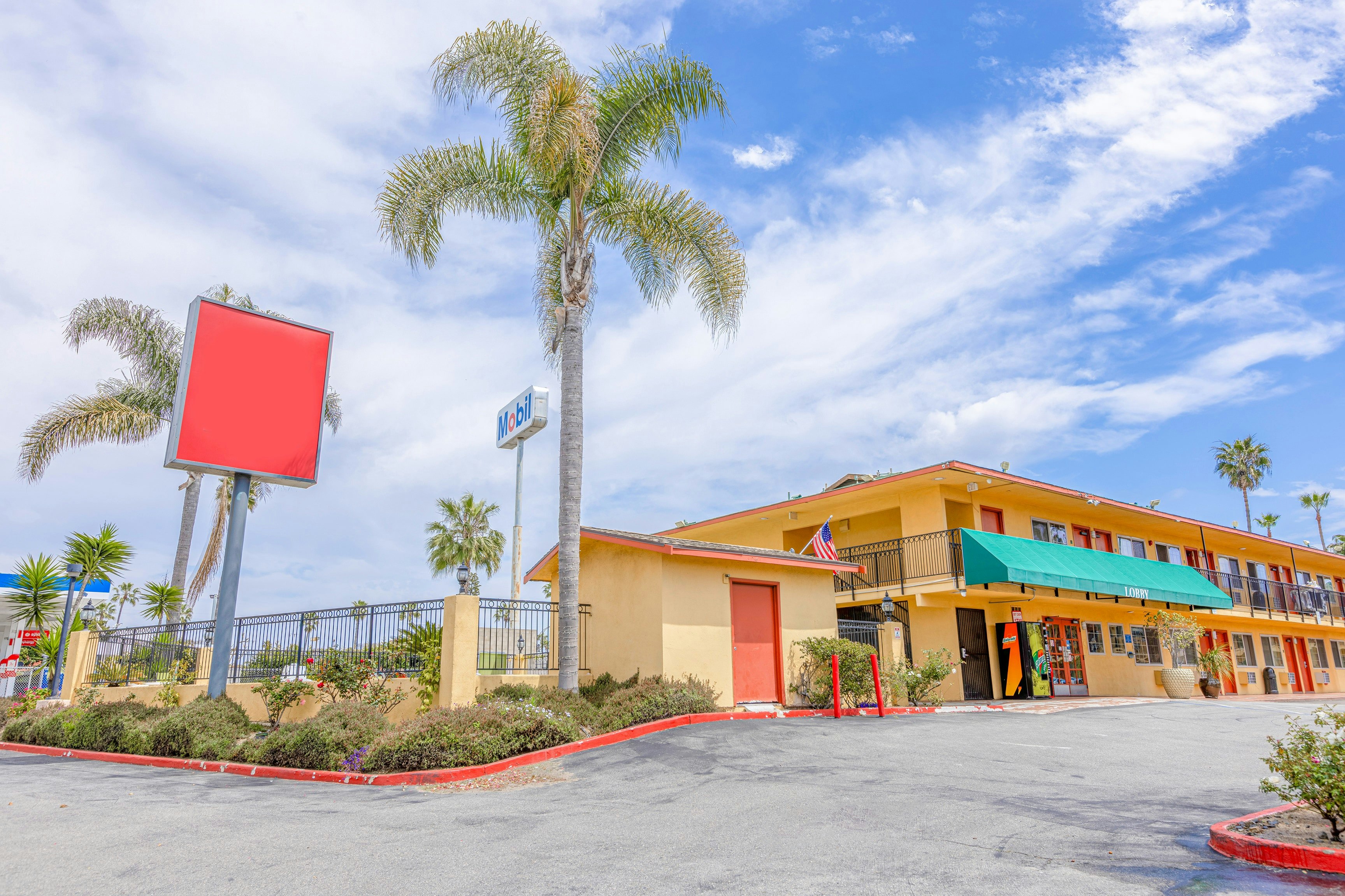 Hotel Avenida - Oceanside Camp Pendleton 25/30