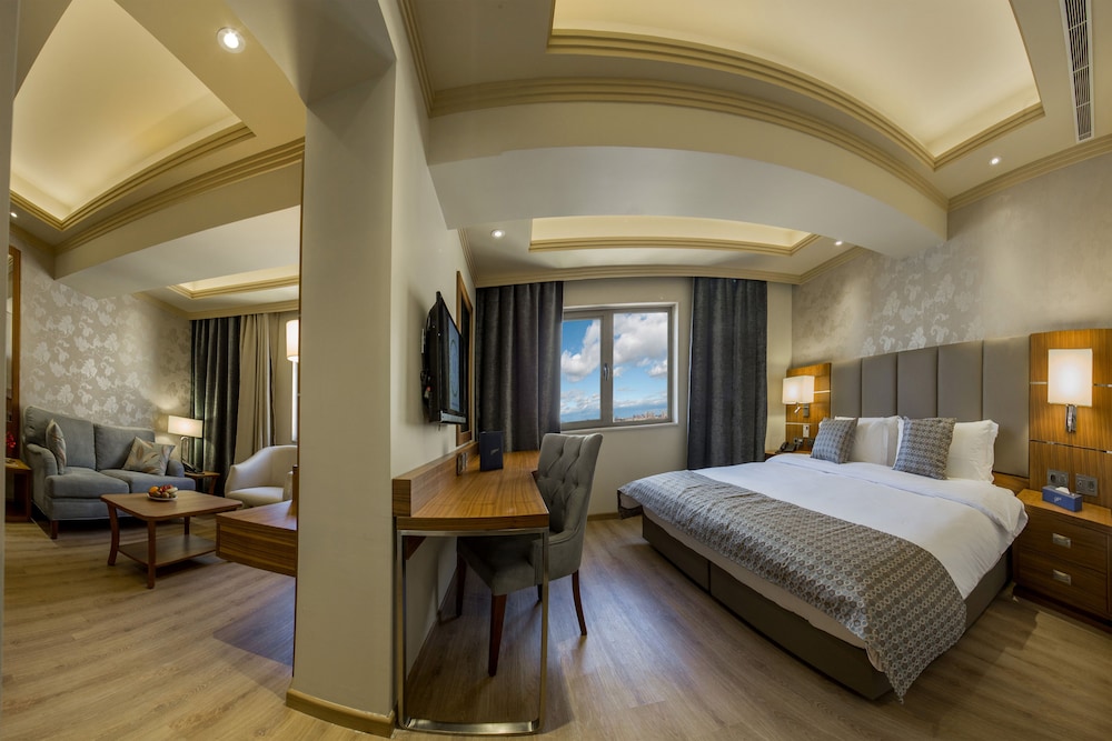 Gems Hotel 18/74
