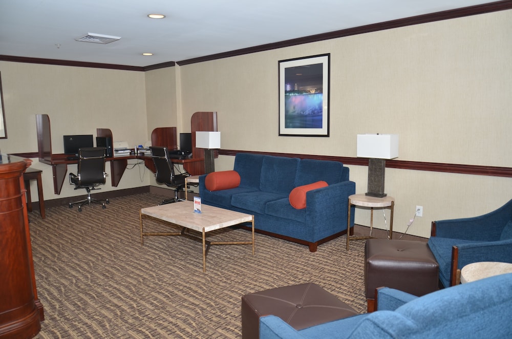 Quality Inn Near Walden Galleria Mall 24/36