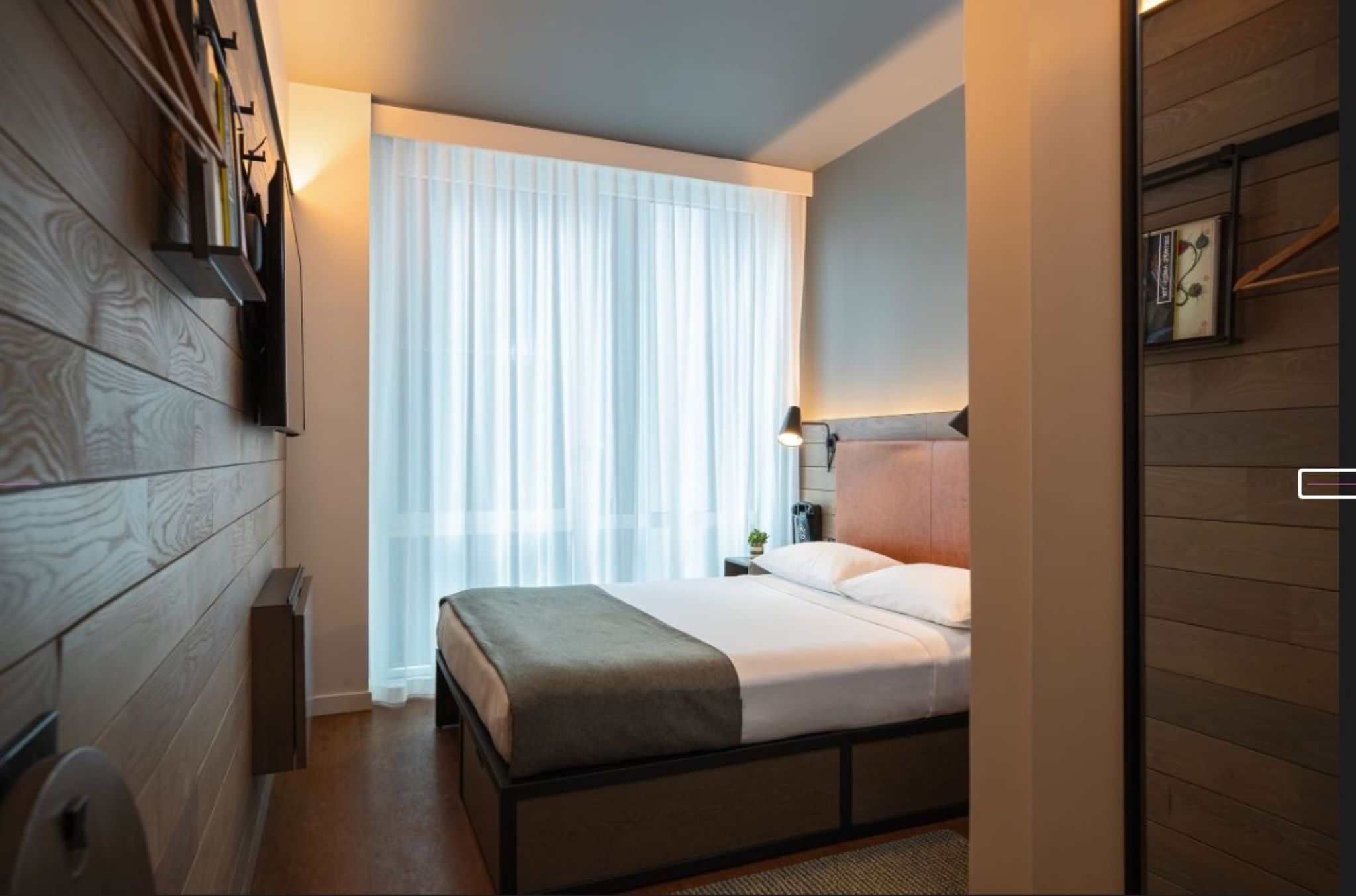 Room at Moxy NYC Downtown, NEW YORK - NY