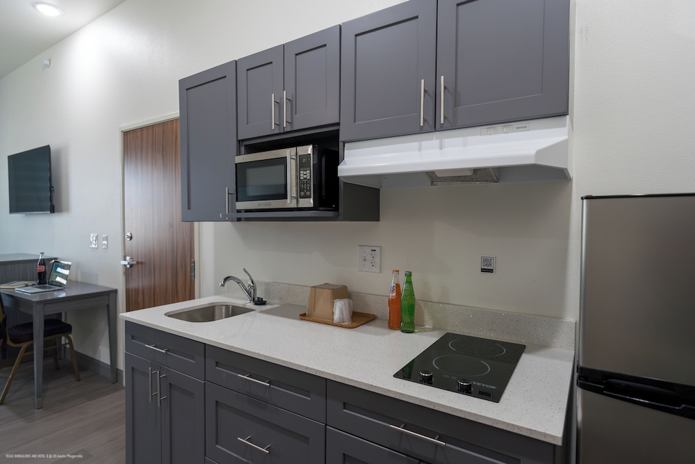 Texas Bungalows Hotel and Hotel Que at i35 Austin Pflugerville 43/43
