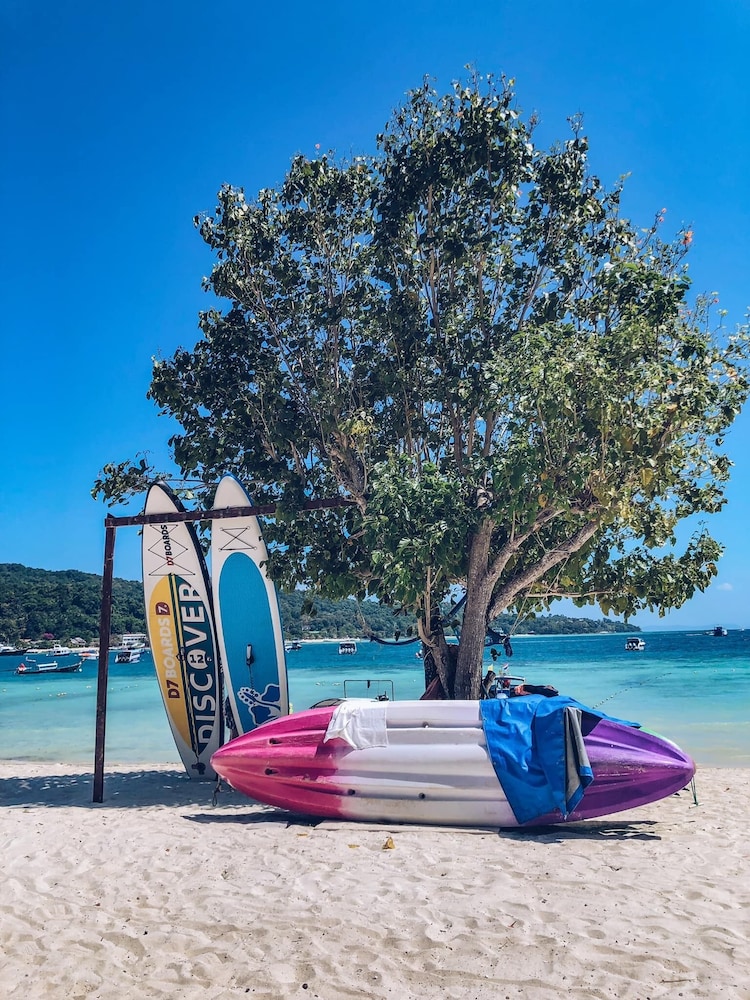 Phi Phi Nice Beach Resort 38/50