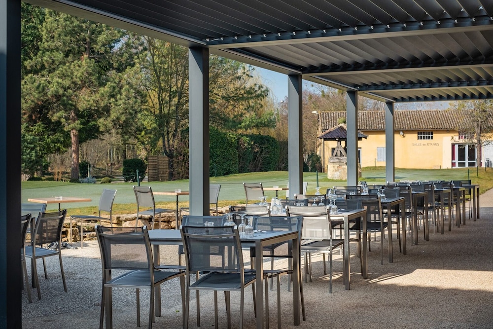 GOLF AND HOTEL DU GOUVERNEUR-MONTHIEUX 39/55